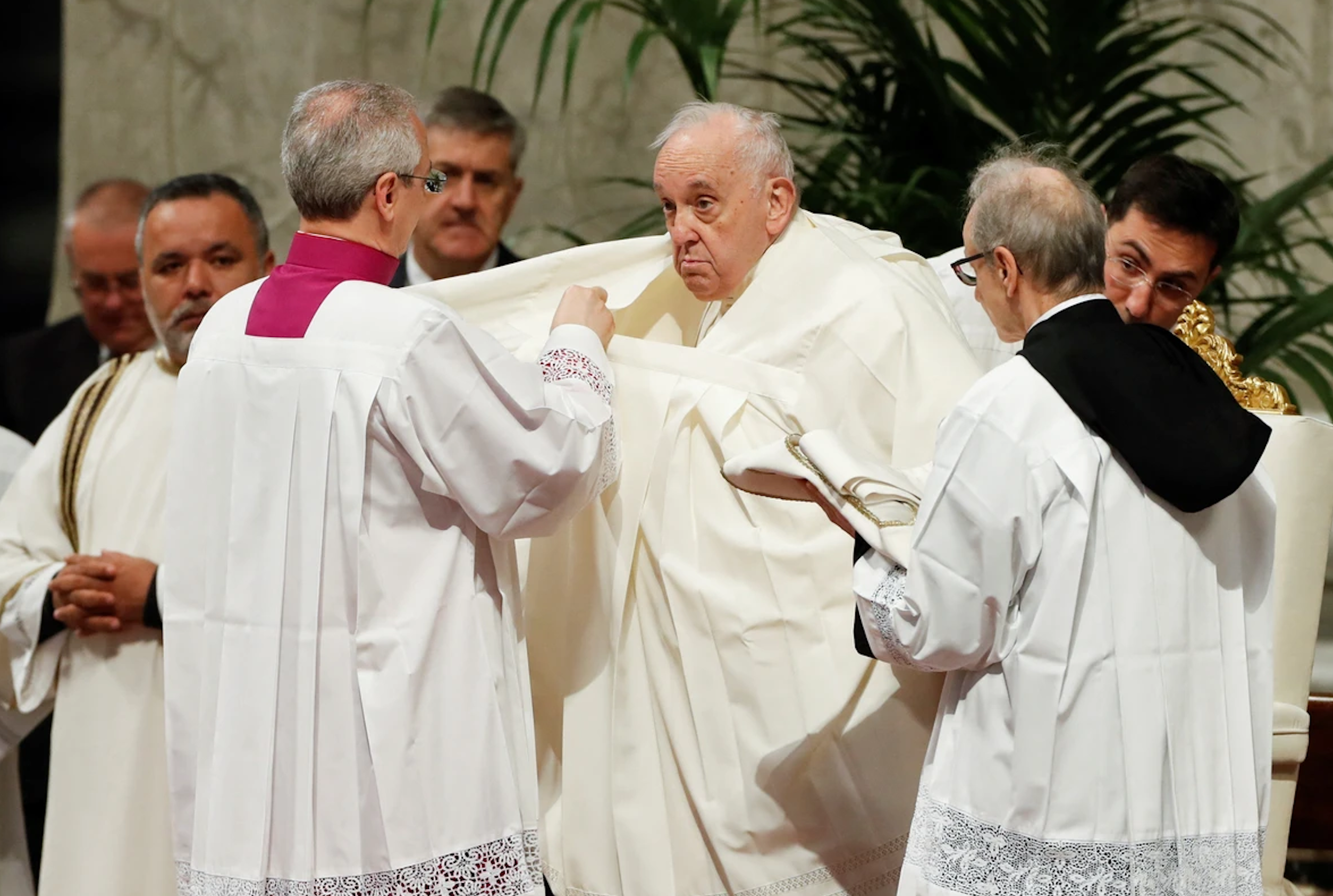 Sobre regressos, o Papa que papa multas e um Twitter que vira X na mão de um boomer