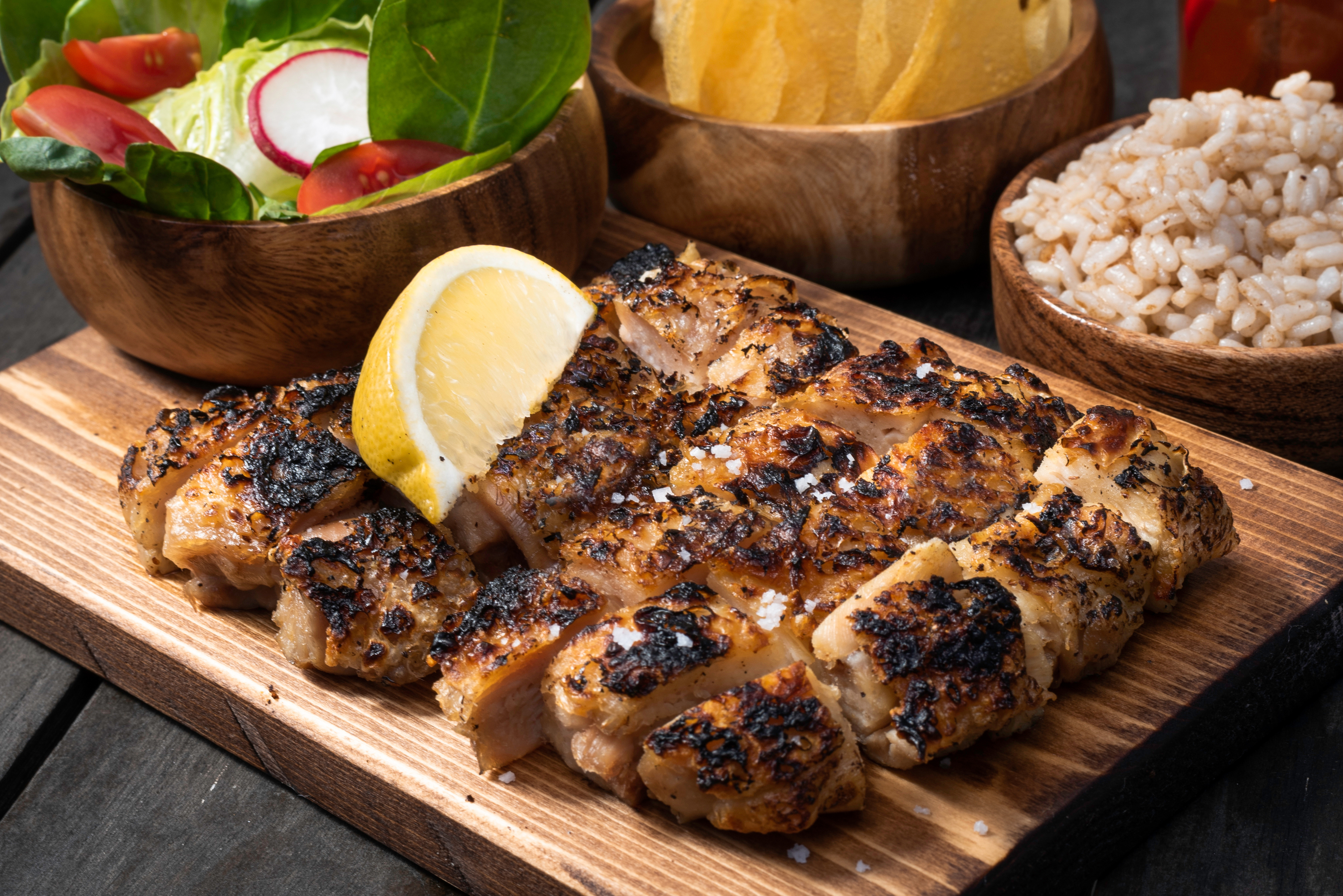 Frango assado com trufa e parmesão e sem ossos à vista? Provámos o melhor conceito deste petisco