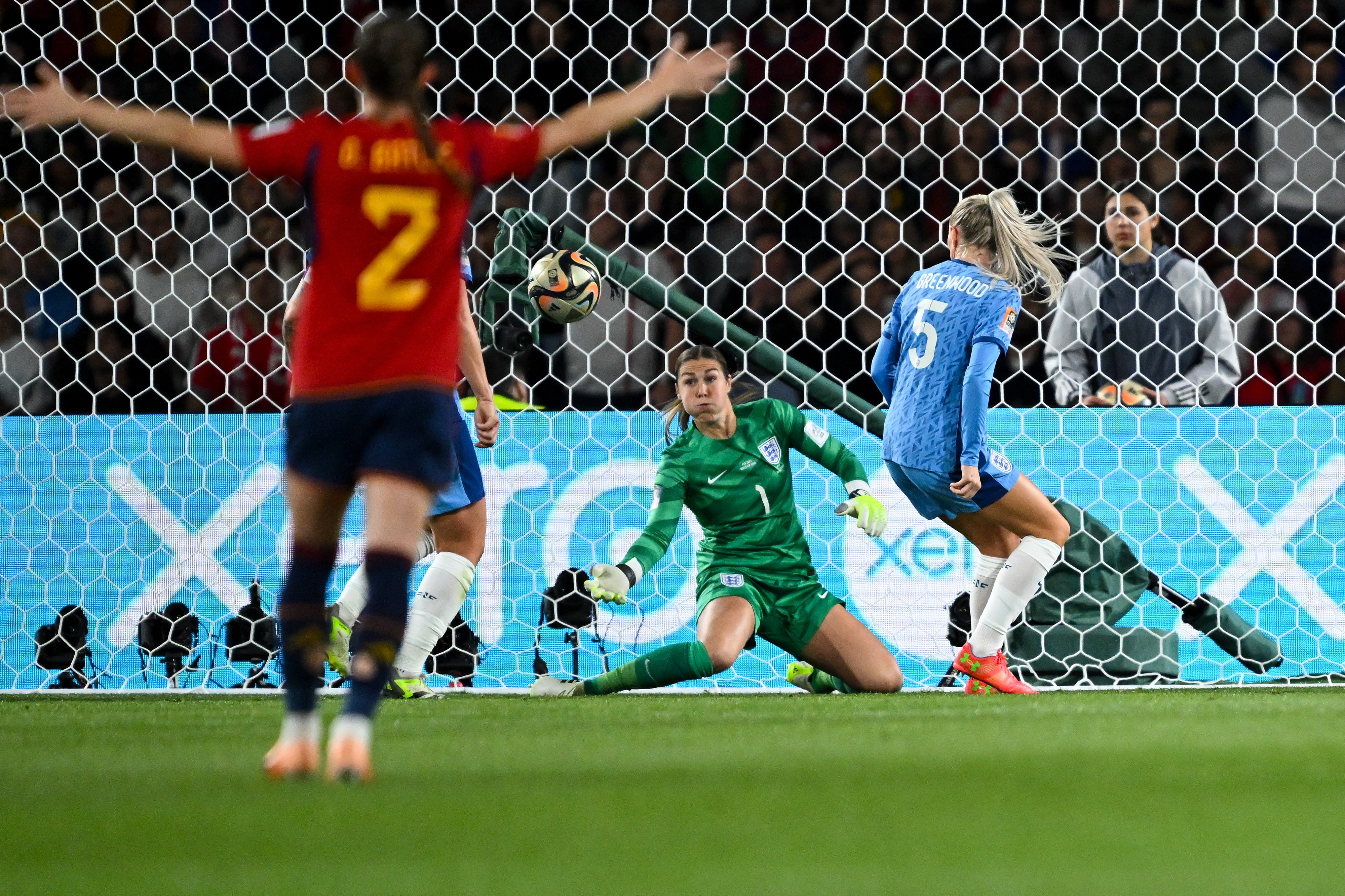 Do escândalo ao sonho: Espanha vence Inglaterra (1-0) e é campeã do Mundo