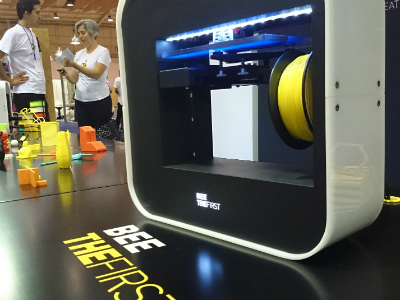 Testámos os fones da Motorola com cristais Swarovski e não foi só o brilho que nos encantou. Eis o veredito