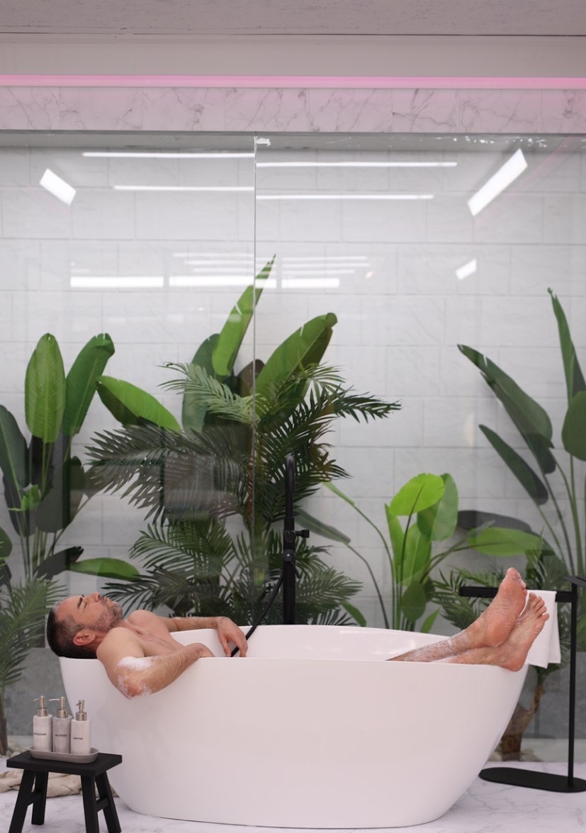 “Cristina ComVida”. O vizinho regressou à casa de Cristina Ferreira e enfiou-se na banheira