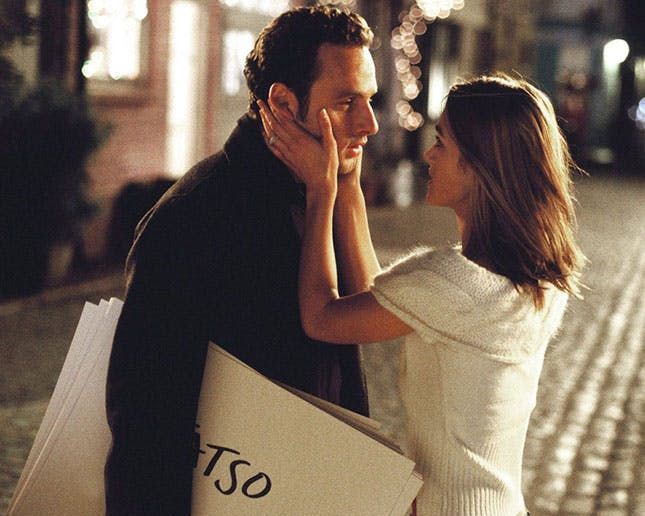 “O Amor Acontece” está de volta (mais ou menos). Elenco reúne-se para o aniversário de 20 anos. Veja o trailer