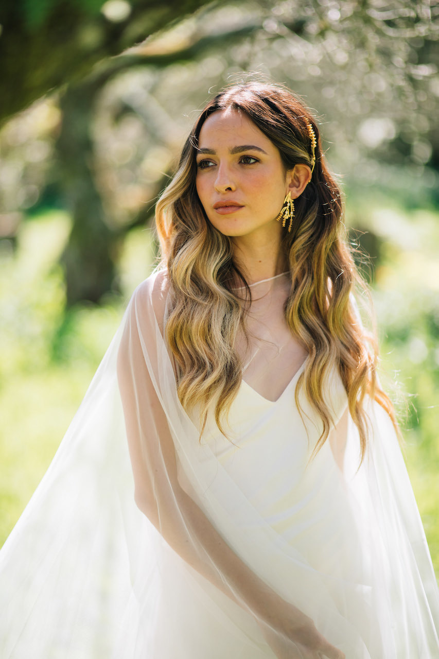 Cata Vassalo lança novos brincos e toucados para noivas perfeitamente imperfeitas. Espreite as peças desde 77€