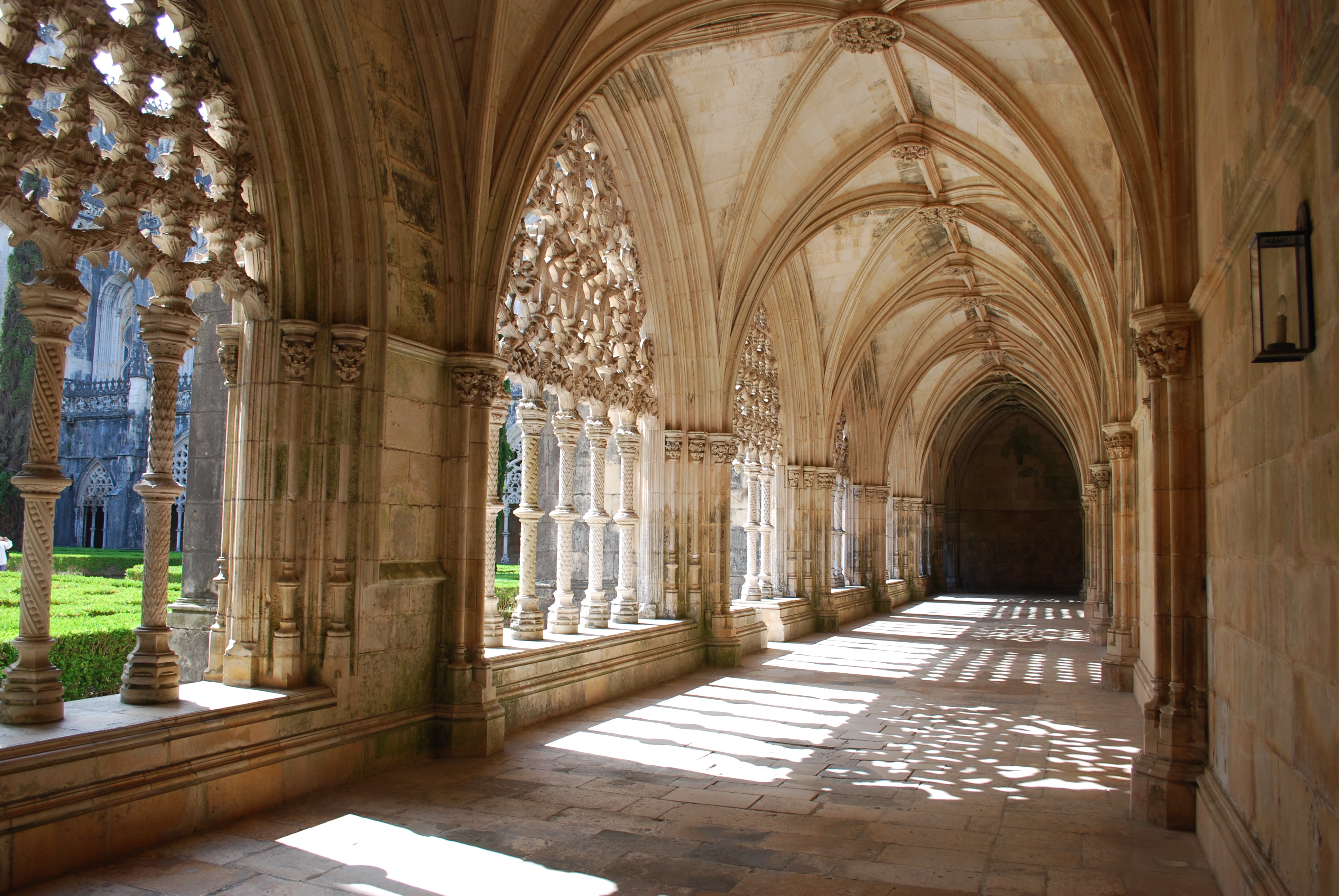 Está tudo louco por Portugal. Mosteiro da Batalha vai ser palco de novo filme da Netflix