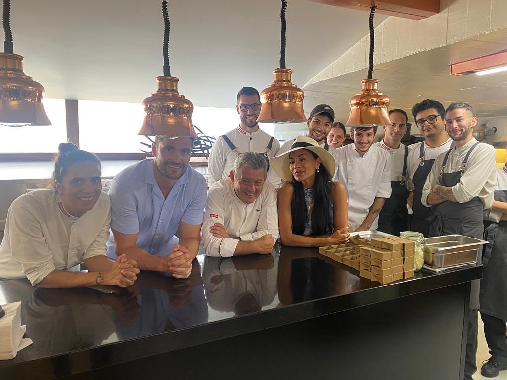 Nicole Scherzinger foi almoçar à Casa de Chá da Boa Nova, o restaurante onde uma refeição pode chegar aos 870€