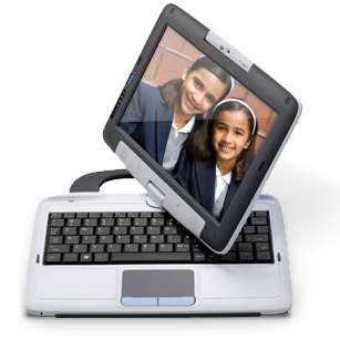 “Esta rapariga destruiu a minha vida”. O cartaz afixado nas ruas de Lisboa