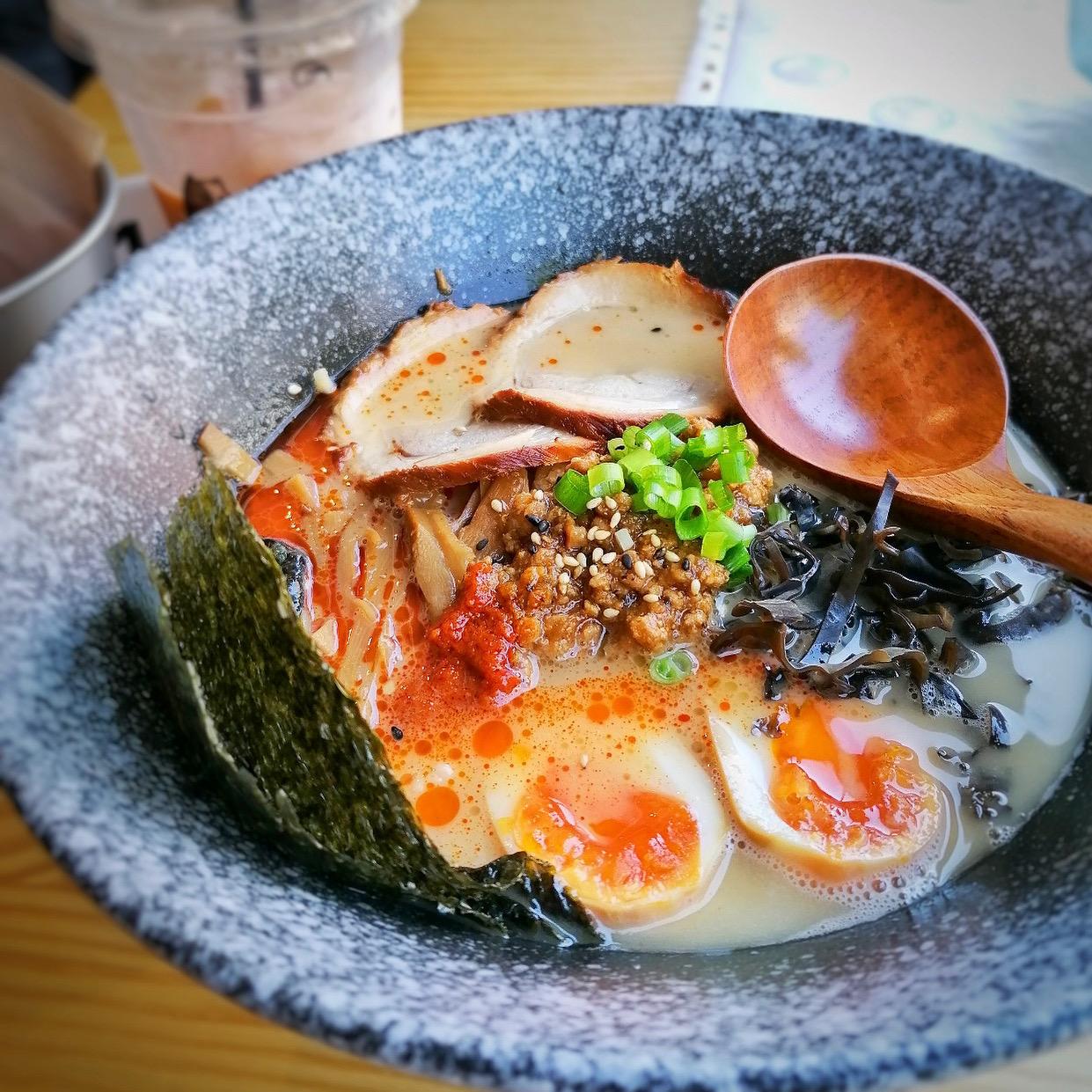 O novo asiático do Areeiro aposta no ramem com massas feitas à mão — e não custa uma fortuna