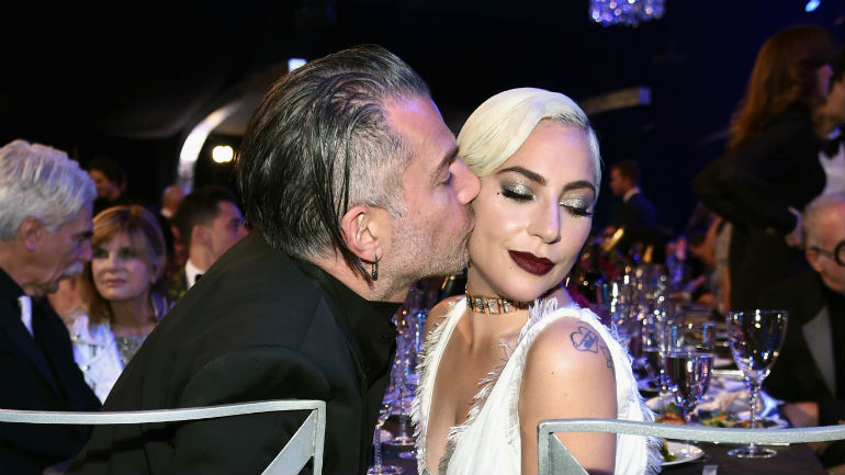 Lady Gaga anunciou o fim do noivado e já começa a especulação