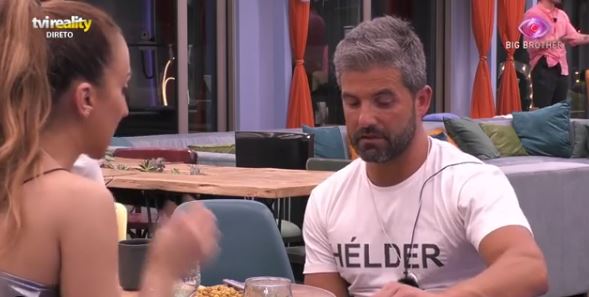 “Big Brother 2020”. Depois dos avisos, Hélder volta aos comentários homofóbicos e Pedro Alves junta-se a ele — veja o vídeo