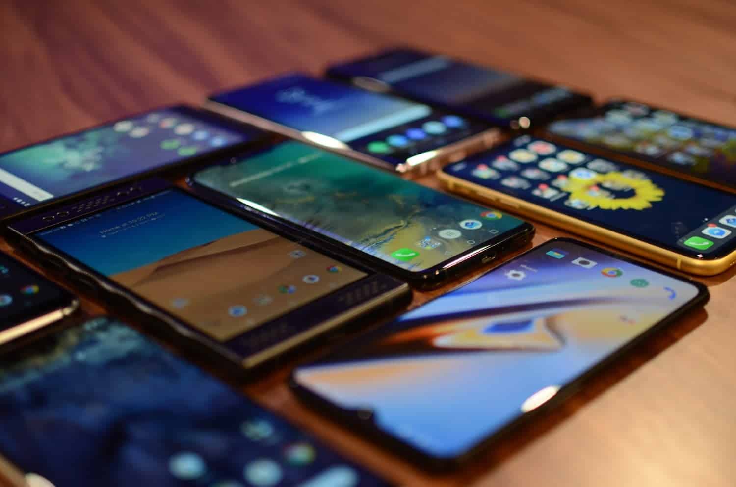 Vendas de smartphones caem em Portugal, mas preço médio sobe 33,1%