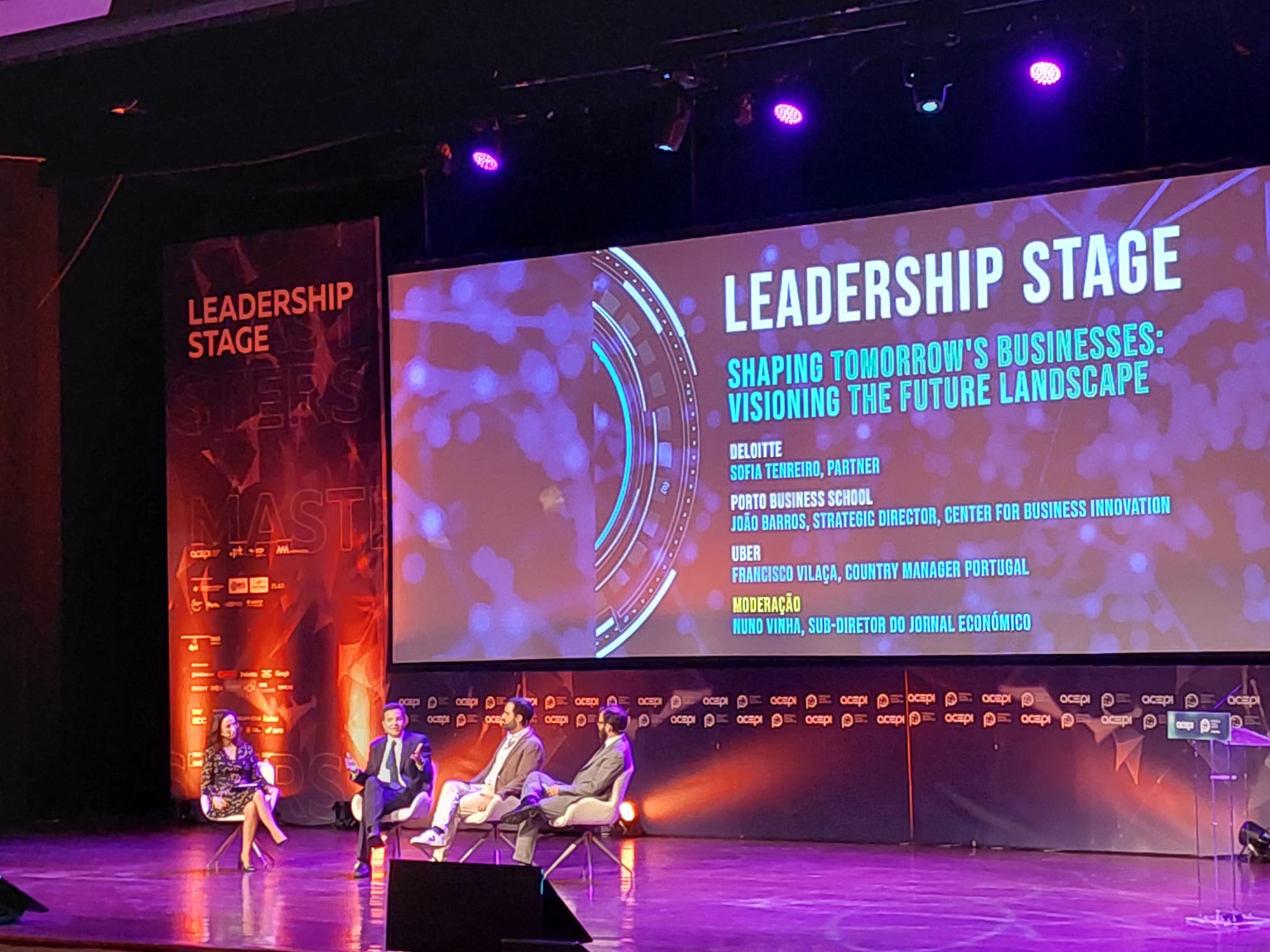 O que torna uma empresa relevante e competitiva? A liderança. O resto muda-se