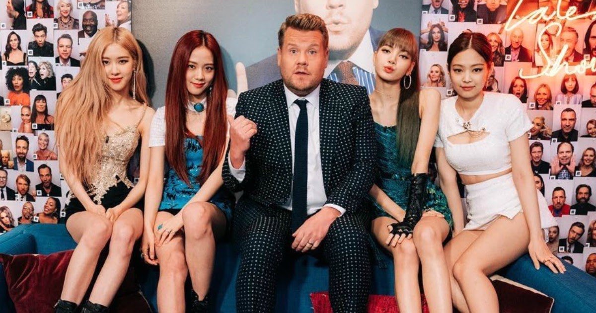 Blackpink no Carpool Karaoke e família Kardashian no sofá. Assim vai ser a despedida de James Corden da TV