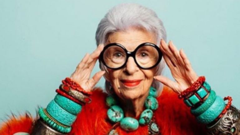 Iris Apfel. Ícone da moda e mulher de negócios assina contrato com agência de modelos aos 97 anos