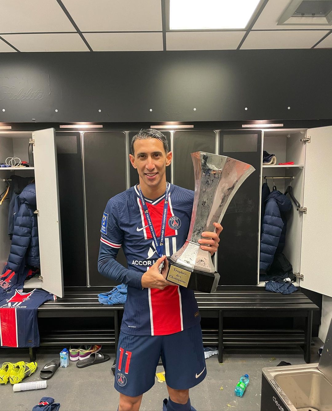 Família do futebolista Di María foi assaltada e sequestrada dentro da própria casa