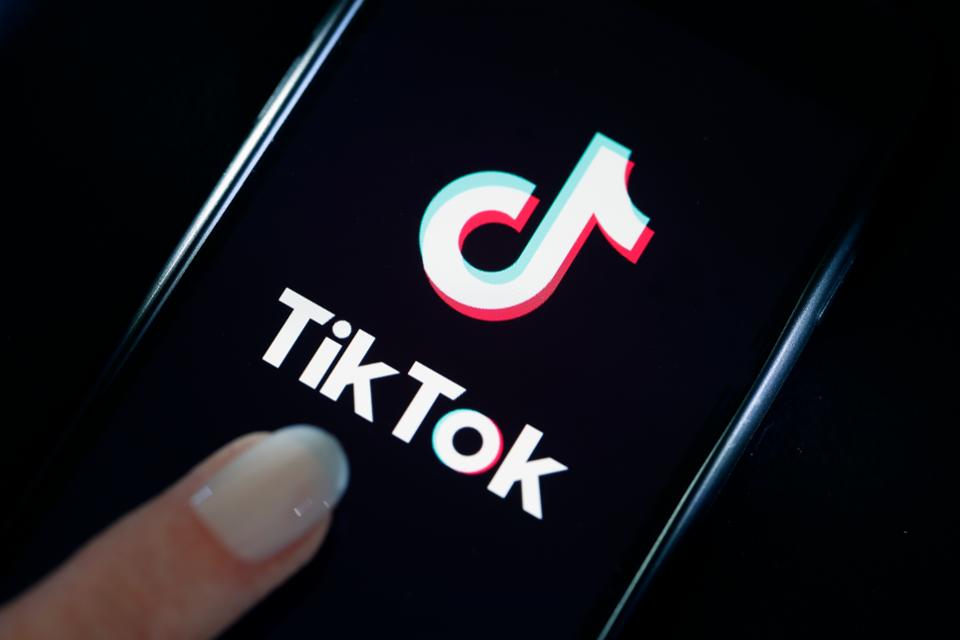 TikTok testa modo de visualização que “limpa” do ecrã extras ao conteúdo principal