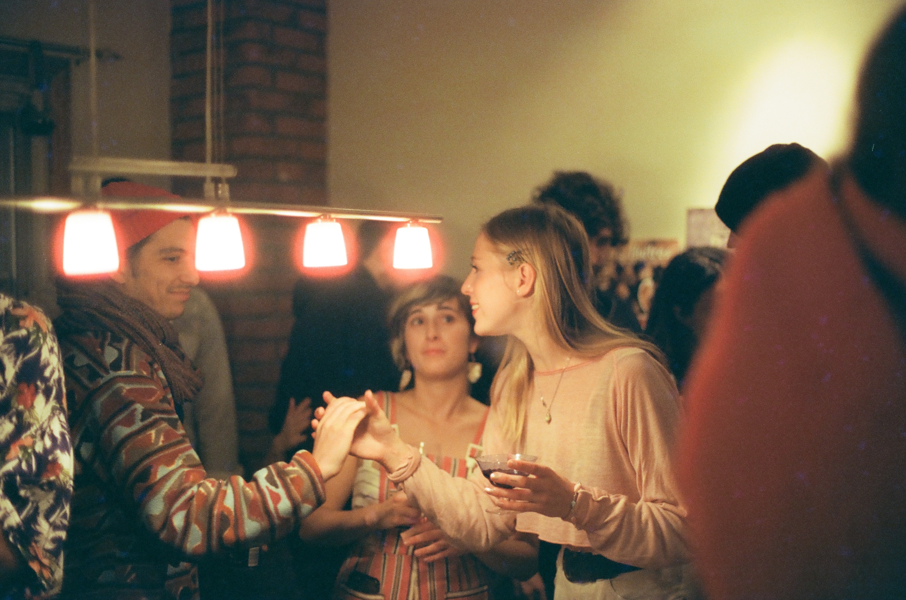 Este homem conheceu a “alma gémea” num bar, mas recebeu um número de telefone incompleto. Mas conseguiu encontrá-la
