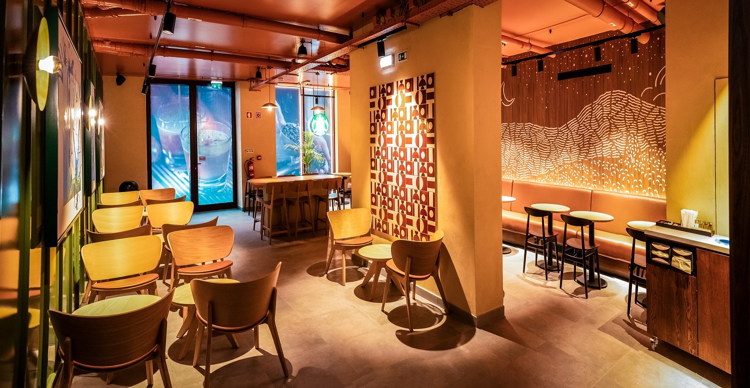 As populares bebidas da Starbucks têm mais um poiso (e há ofertas). Saiba onde fica o novo espaço