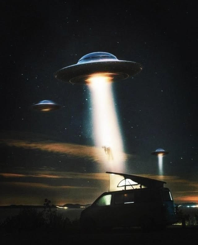 Tem planos para esta quinta-feira? 8000 pessoas vão ser raptadas por aliens, garante viajante do tempo