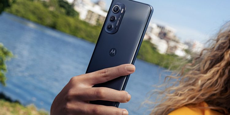 Motorola Edge 2022 tem ecrã OLED de 144 Hz e 5G com um preço abaixo dos 500 dólares