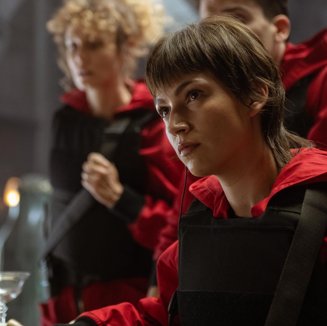“La Casa de Papel”. Já vimos os dois primeiros episódios da nova temporada: aguenta, coração