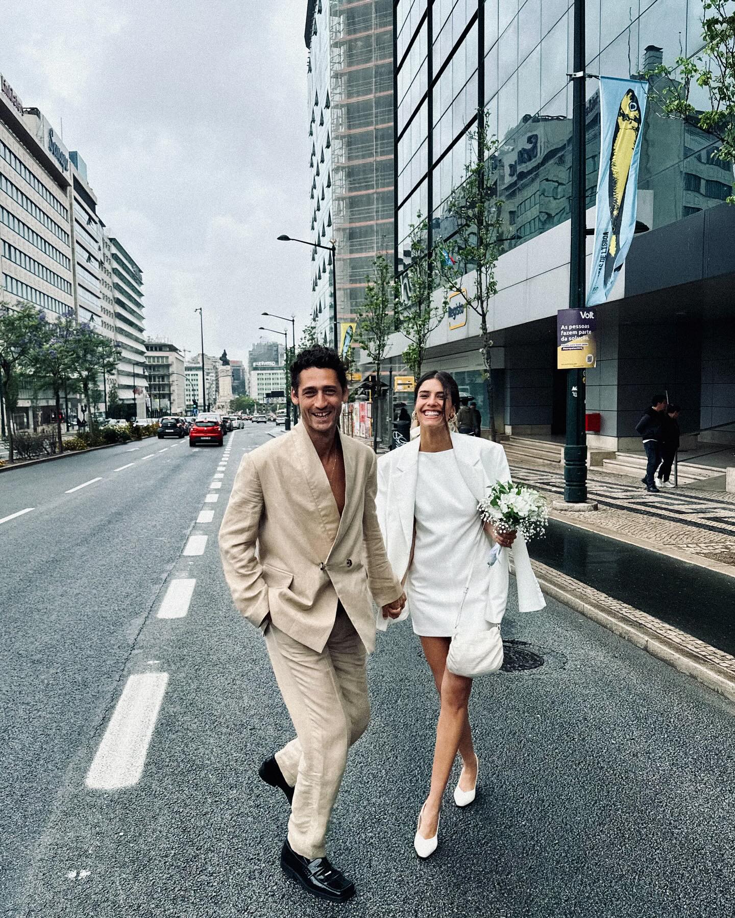 Isabela Valadeiro casou-se pelo civil com Carlos Ferra. Veja as fotos da atriz e do manequim