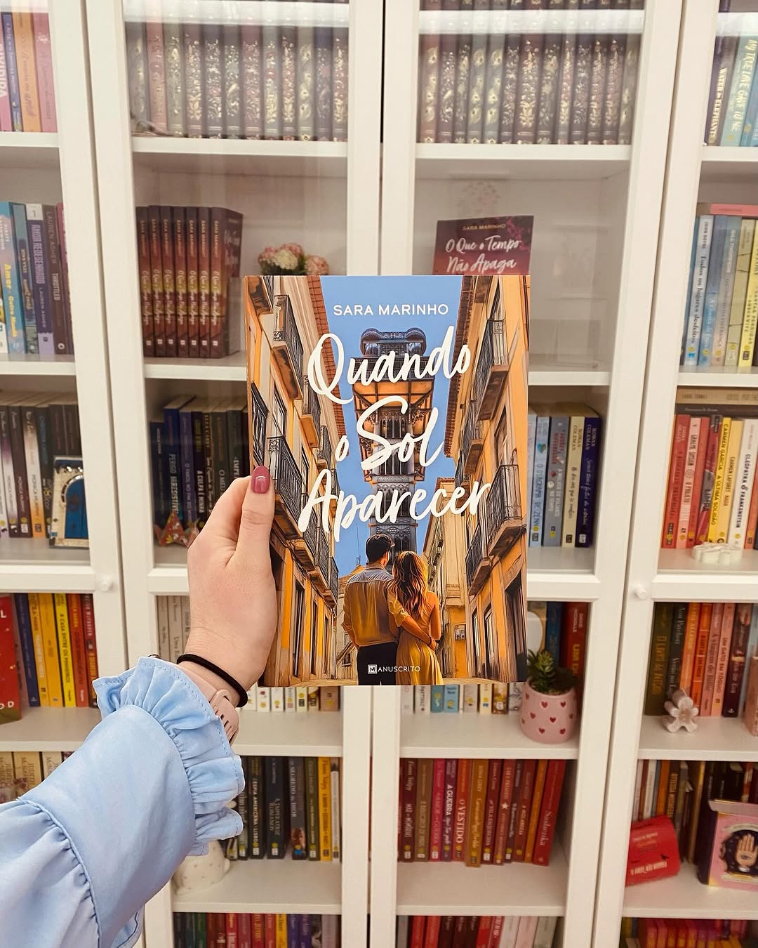 “Quando o Sol Aparecer”. O novo romance português que é puro para a alma (e perfeito para as férias)
