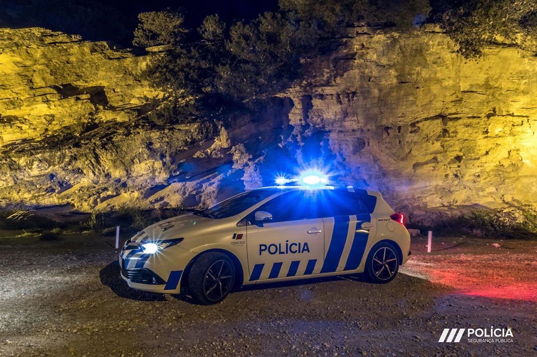 Agentes da PSP agredidos por família que desobedeceu ao confinamento