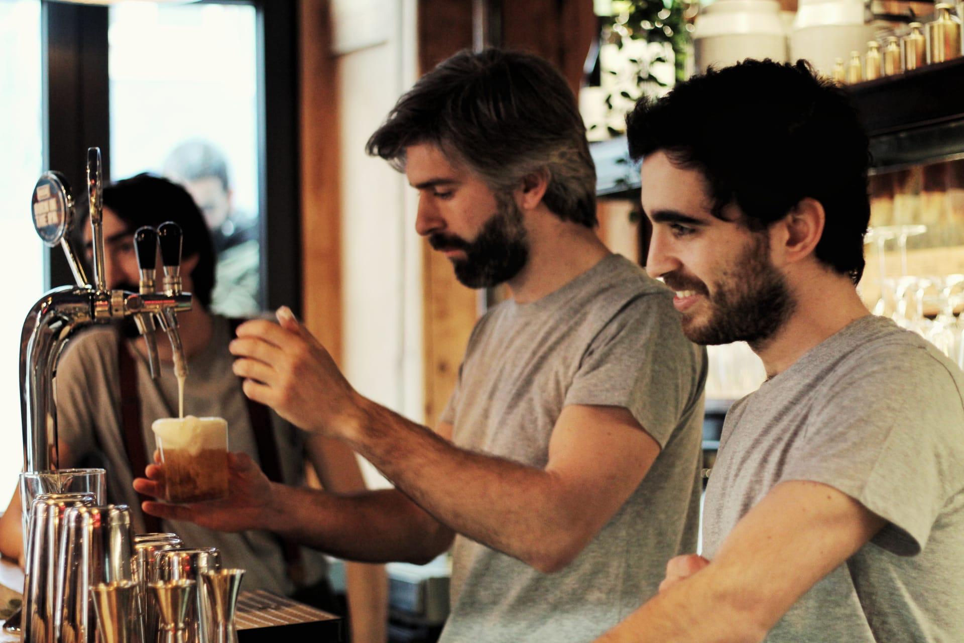 Imprensa. Neste bar todos os cocktails são originais — e há happy hour de ostras