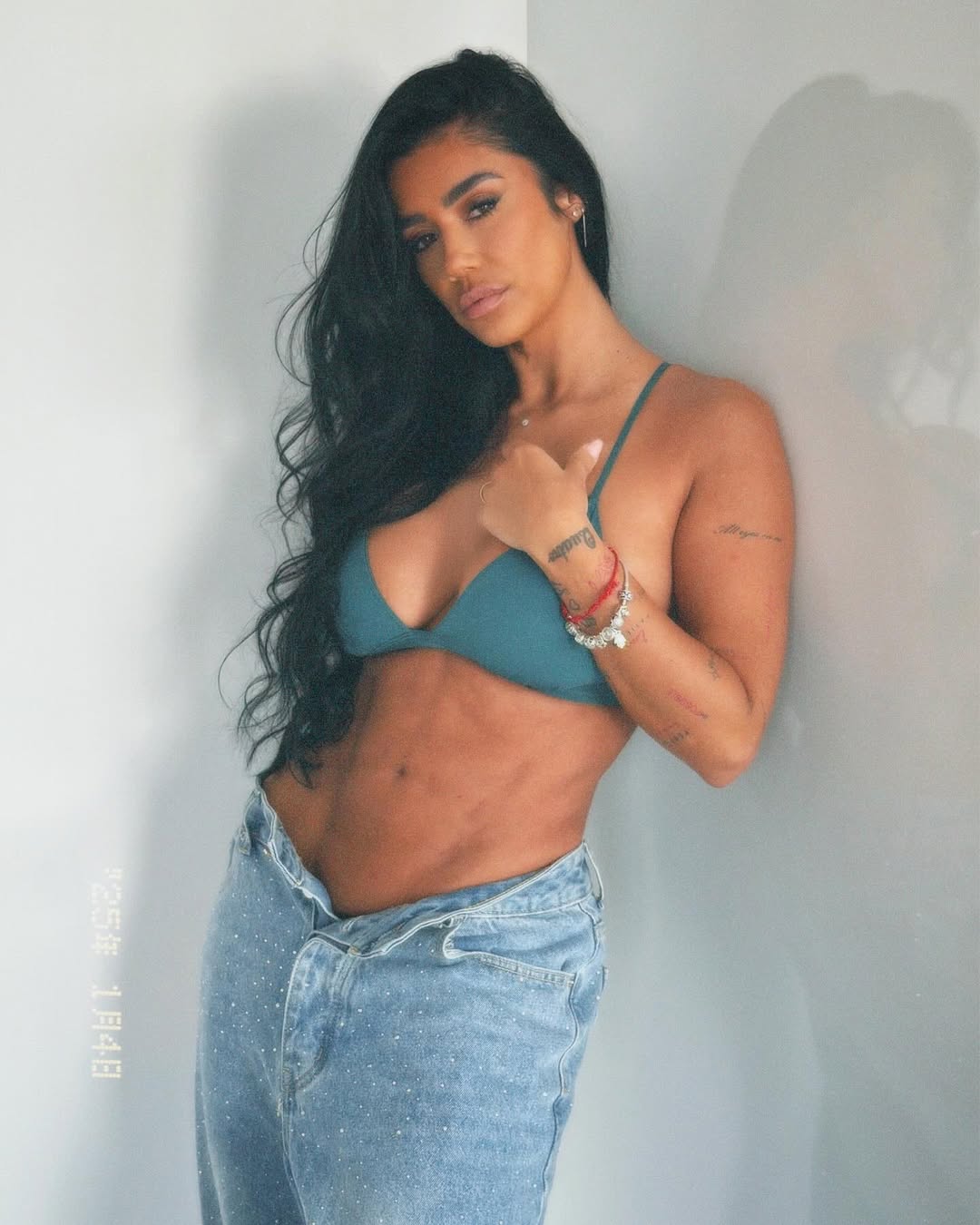 Ana Duarte tem uma história de vida arrebatadora. 15 fotos sensuais da nova concorrente do “BB Verão”