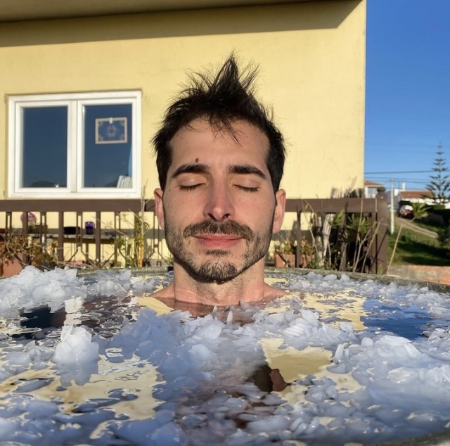 Wim Hof. O método de banhos de gelo e de exercícios de respiração que apaixonou António Manzarra
