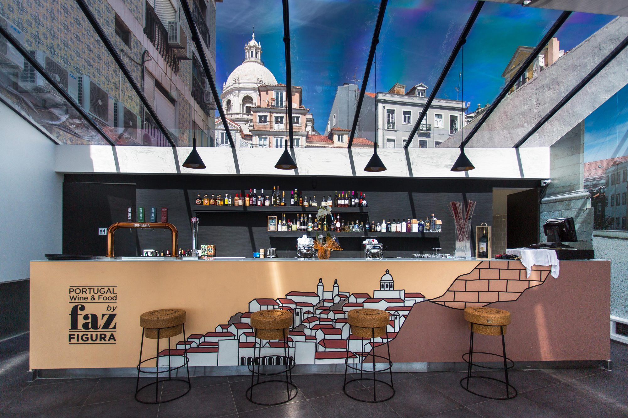 Vinho a copo em self-service e petiscos de comer e chorar por mais — é assim no Portugal Wine & Food by Faz Figura