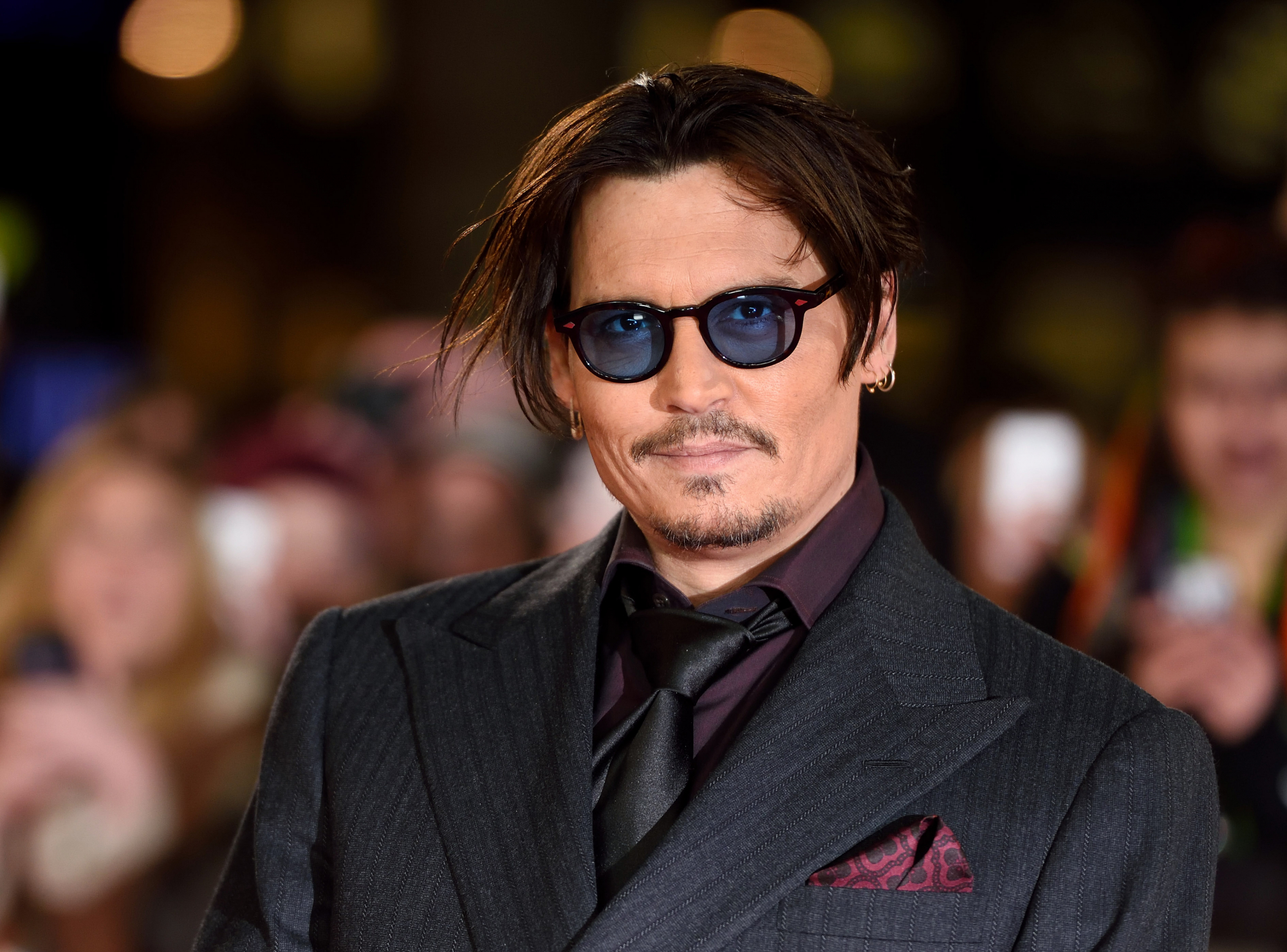Johnny Depp procura apoio de Tim Burton e Helena Bonham-Carter após divórcio conturbado