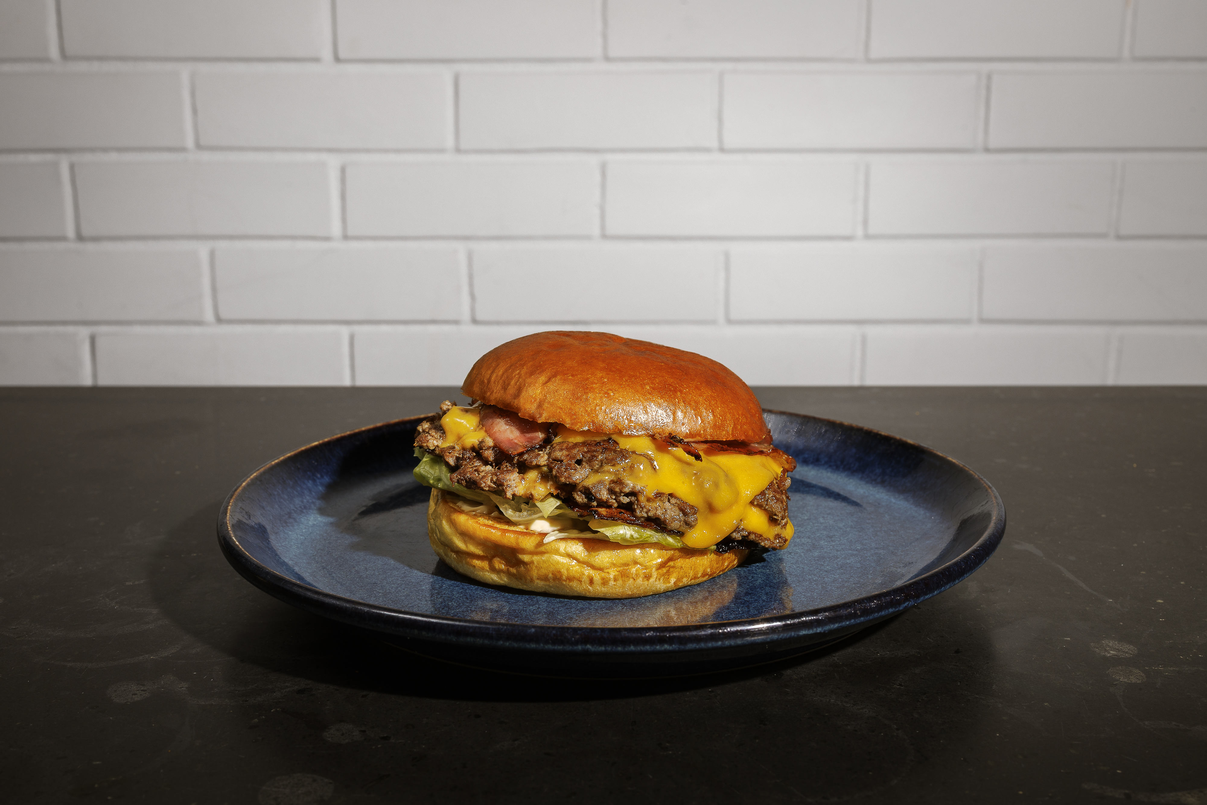 De smash burgers a milkshakes, o Honorato tem novidades deliciosas na carta. Veja quais são