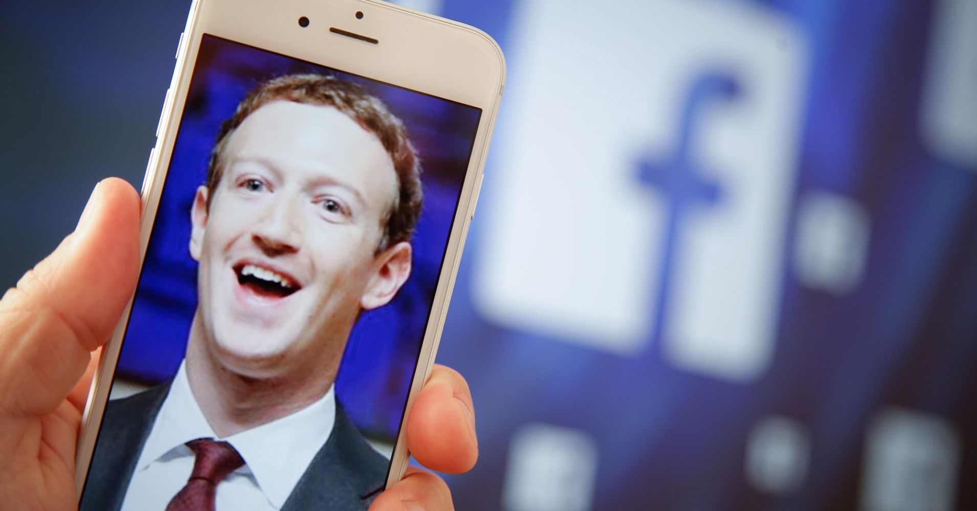 Facebook desenvolve assistente de voz para rivalizar com Alexa