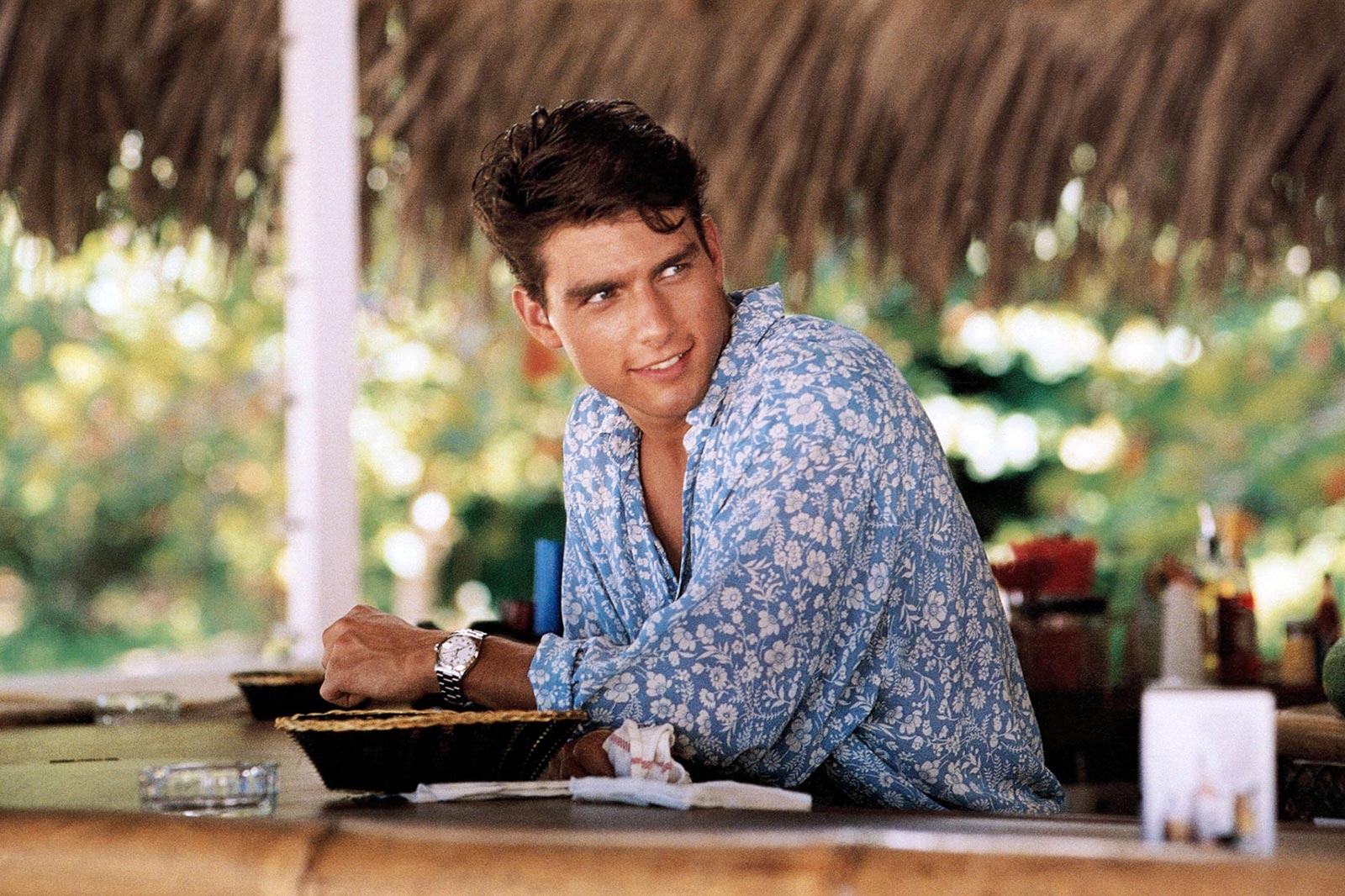 36 anos depois, atriz revela pormenores sobre cena de sexo com Tom Cruise no filme “Cocktail”