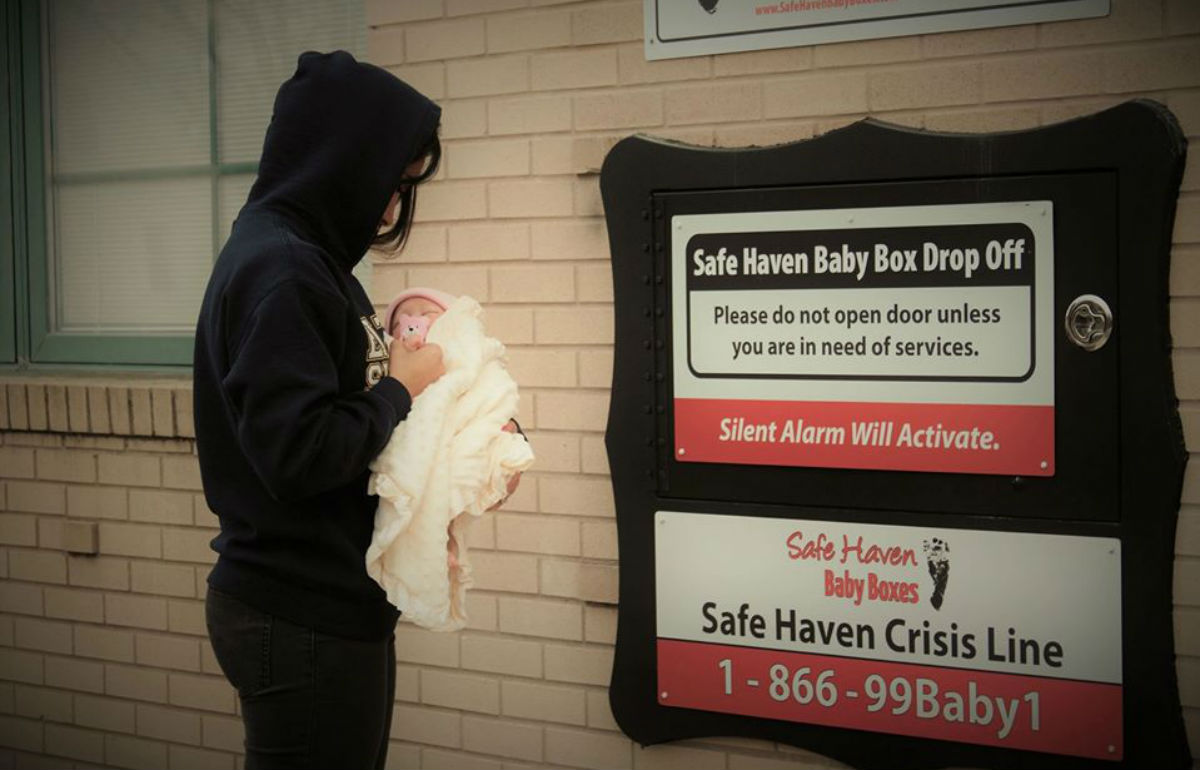 Estudante junta 9 mil euros para salvar bebés abandonados na rua