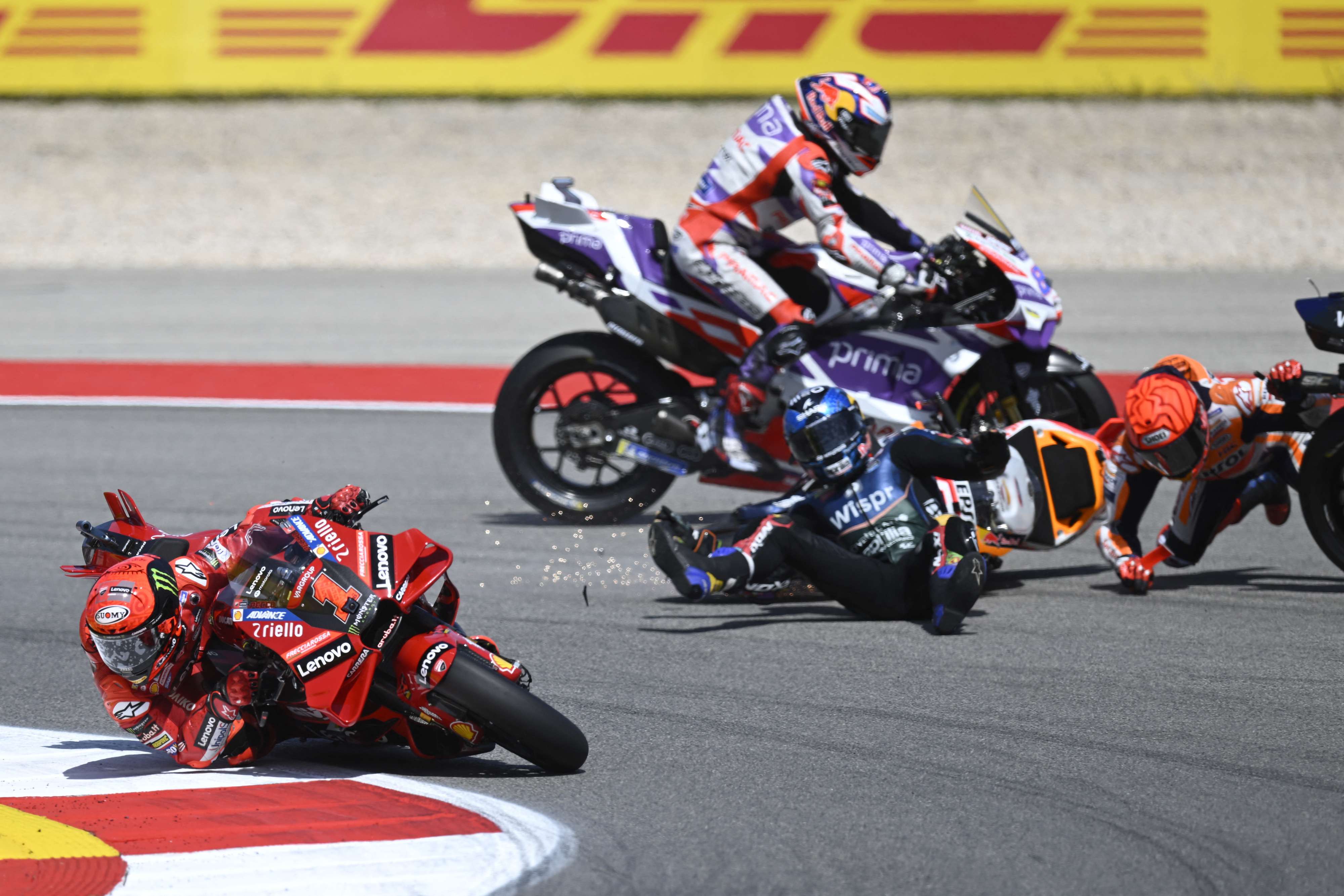 MotoGP: Miguel Oliveira é abalroado e abandona corrida em Portimão, Motociclismo