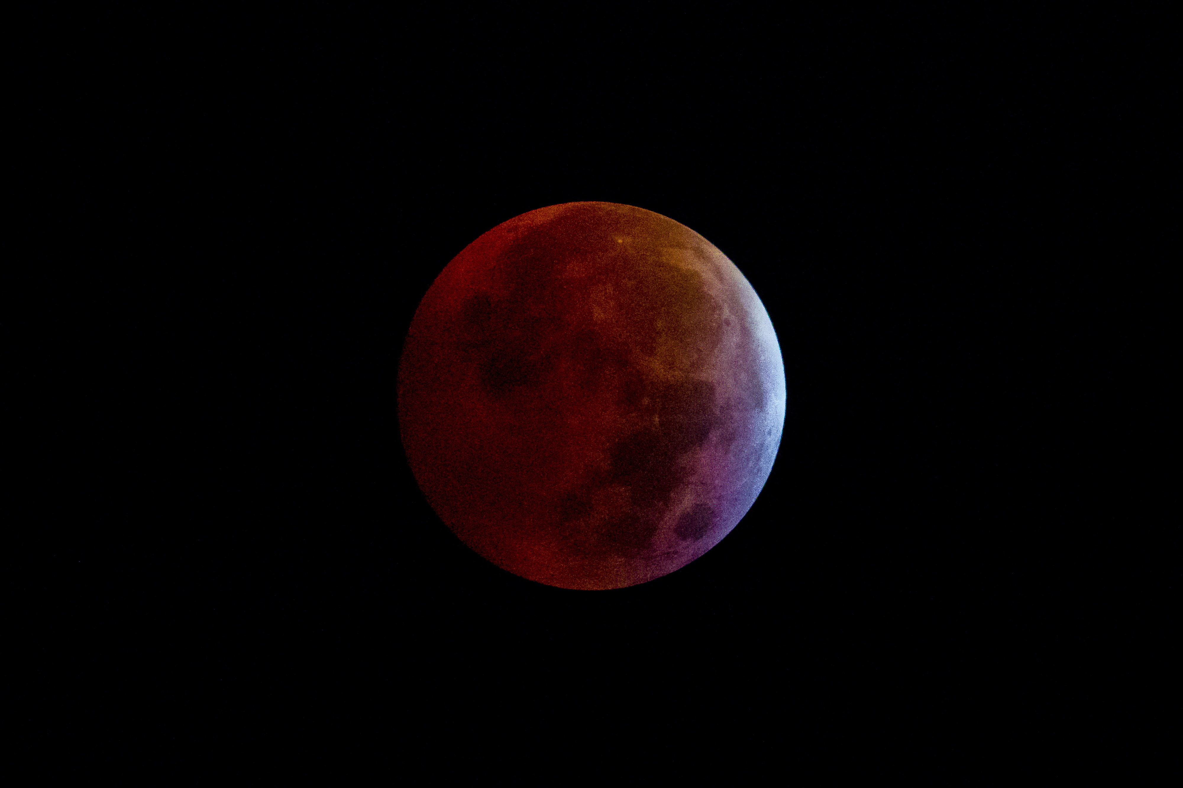 Conseguiu ver o eclipse da Lua de Sangue? Estas são as primeiras imagens