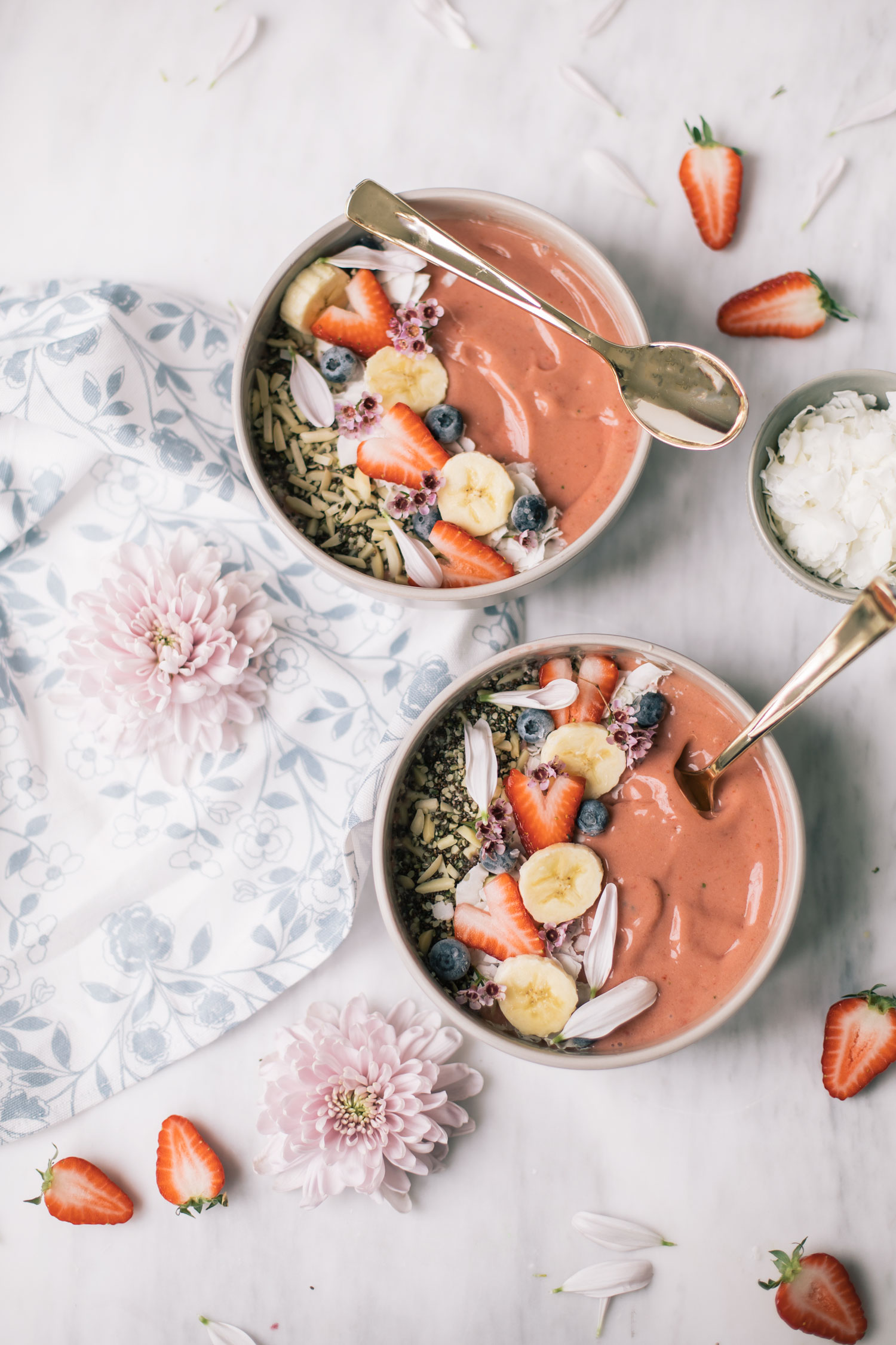 5 receitas de bowls para um pequeno-almoço delicioso e cheio de cor