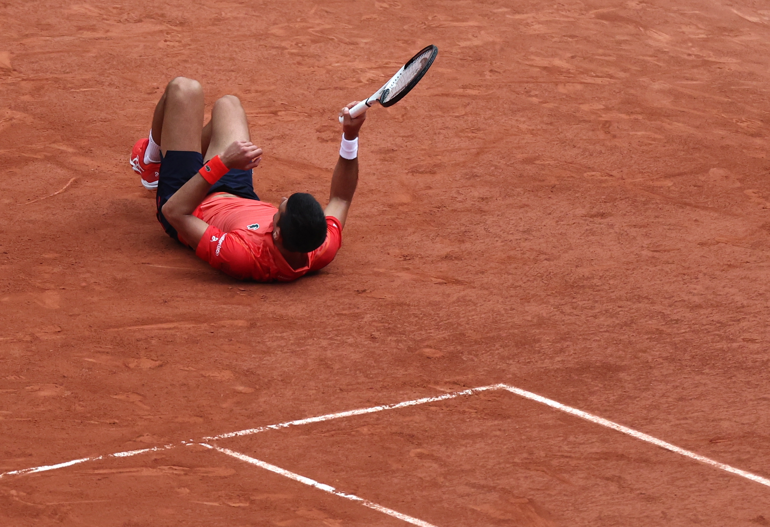 Djokovic vence Roland Garros e se isola como recordista de títulos