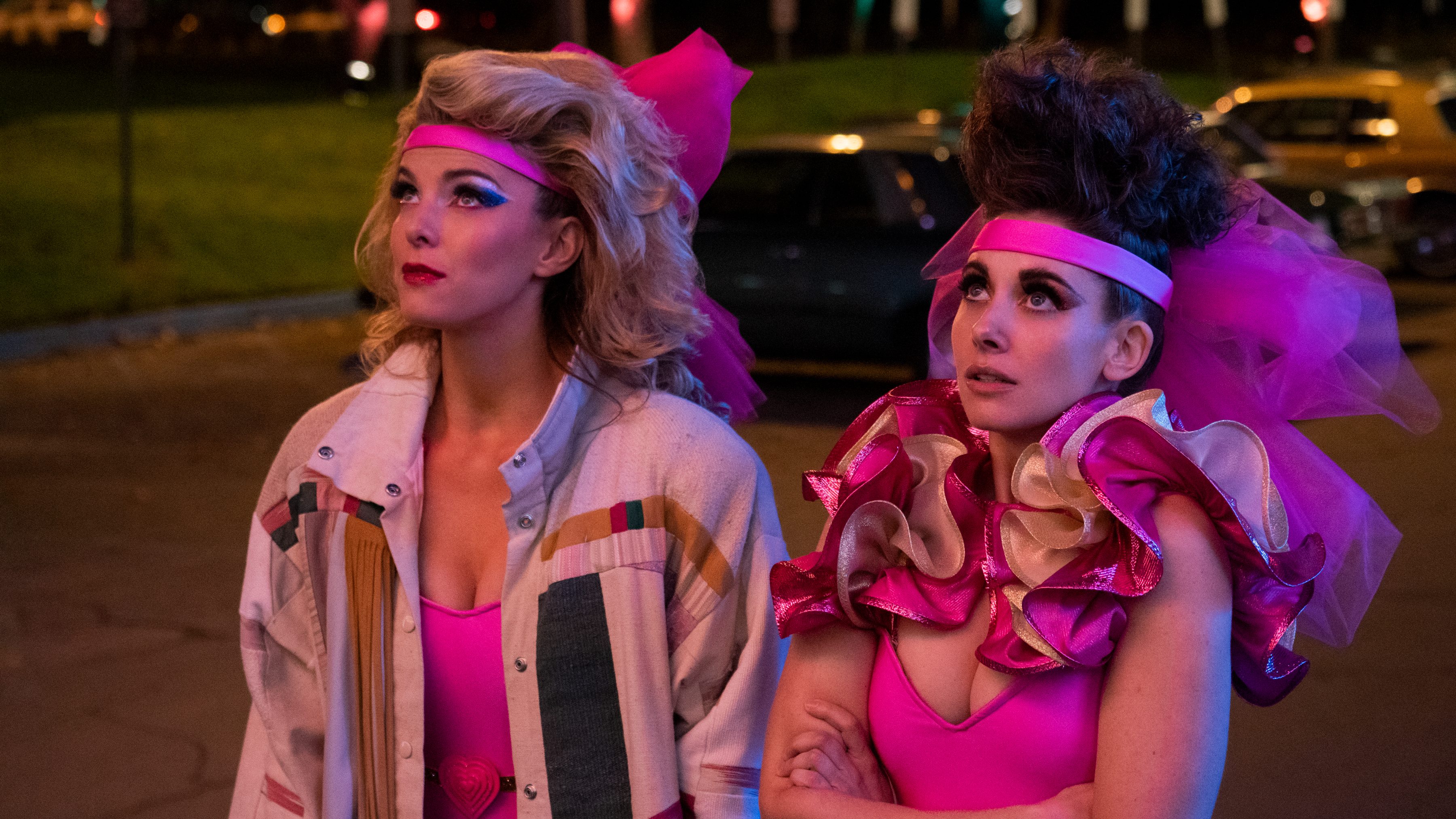 “Glow”. A série que junta mulheres num ringue para dar um pontapé no patriarcado