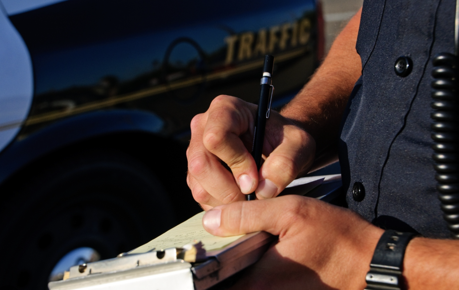 Se achava que a amnistia do Papa lhe ia limpar as multas de trânsito… enganou-se. Veja quem terá perdão