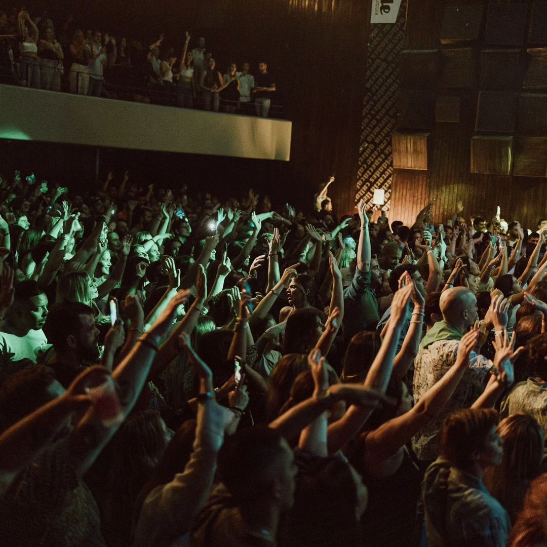 Atenção, Lisboa e Porto. Vêm aí 8 horas de festa ao ritmo brasileiro com bar aberto e os ATITUDE 67