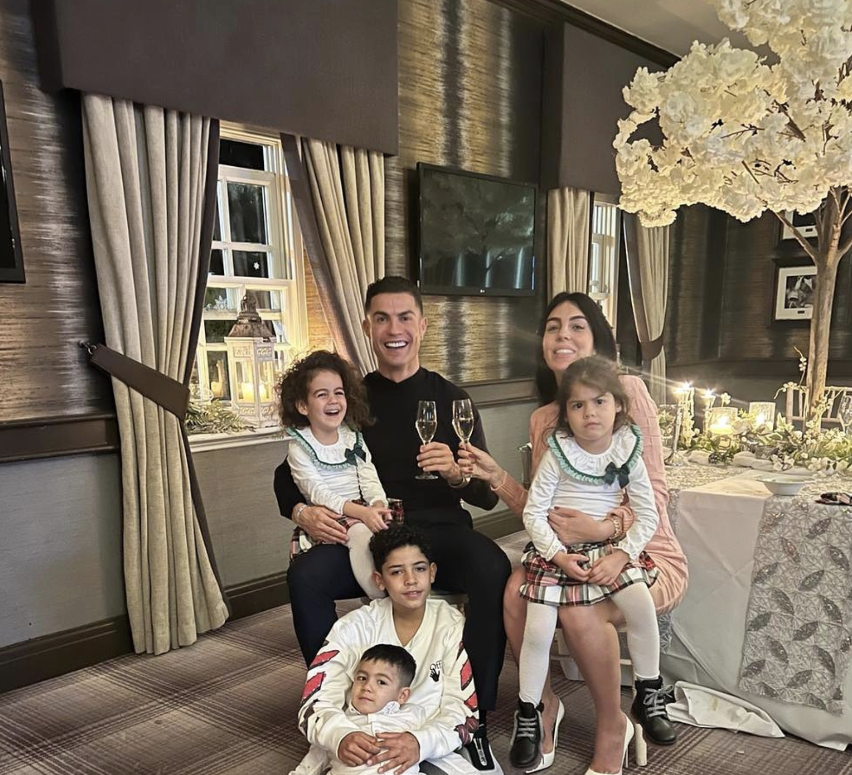 24 fotos que mostram como foi a passagem de ano das celebridades portuguesas