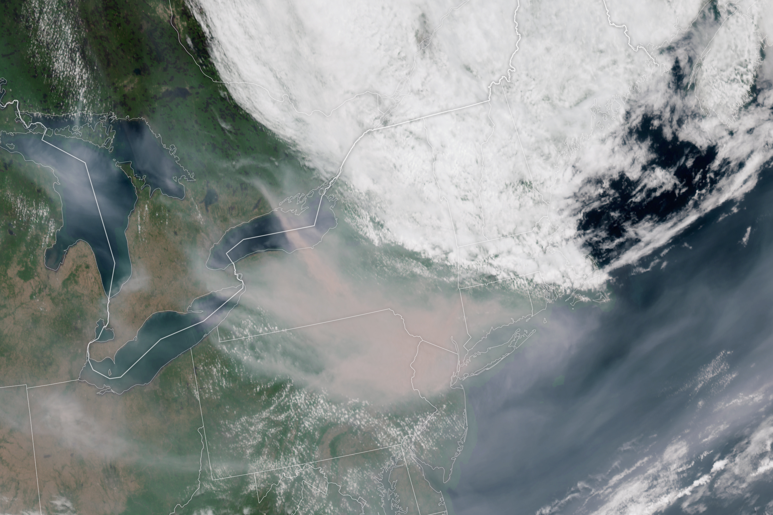 Incêndios no Canadá: Imagens de satélite mostram evolução da nuvem de fumo que está a afetar os EUA
