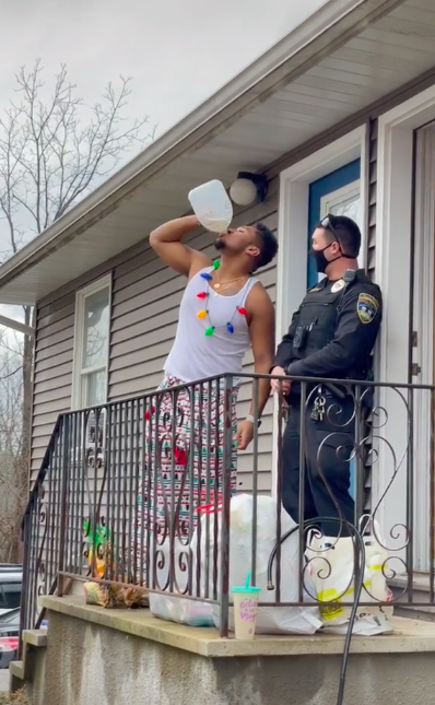 Nova tendência do Tiktok com álcool levou 28 ambulâncias para uma festa universitária