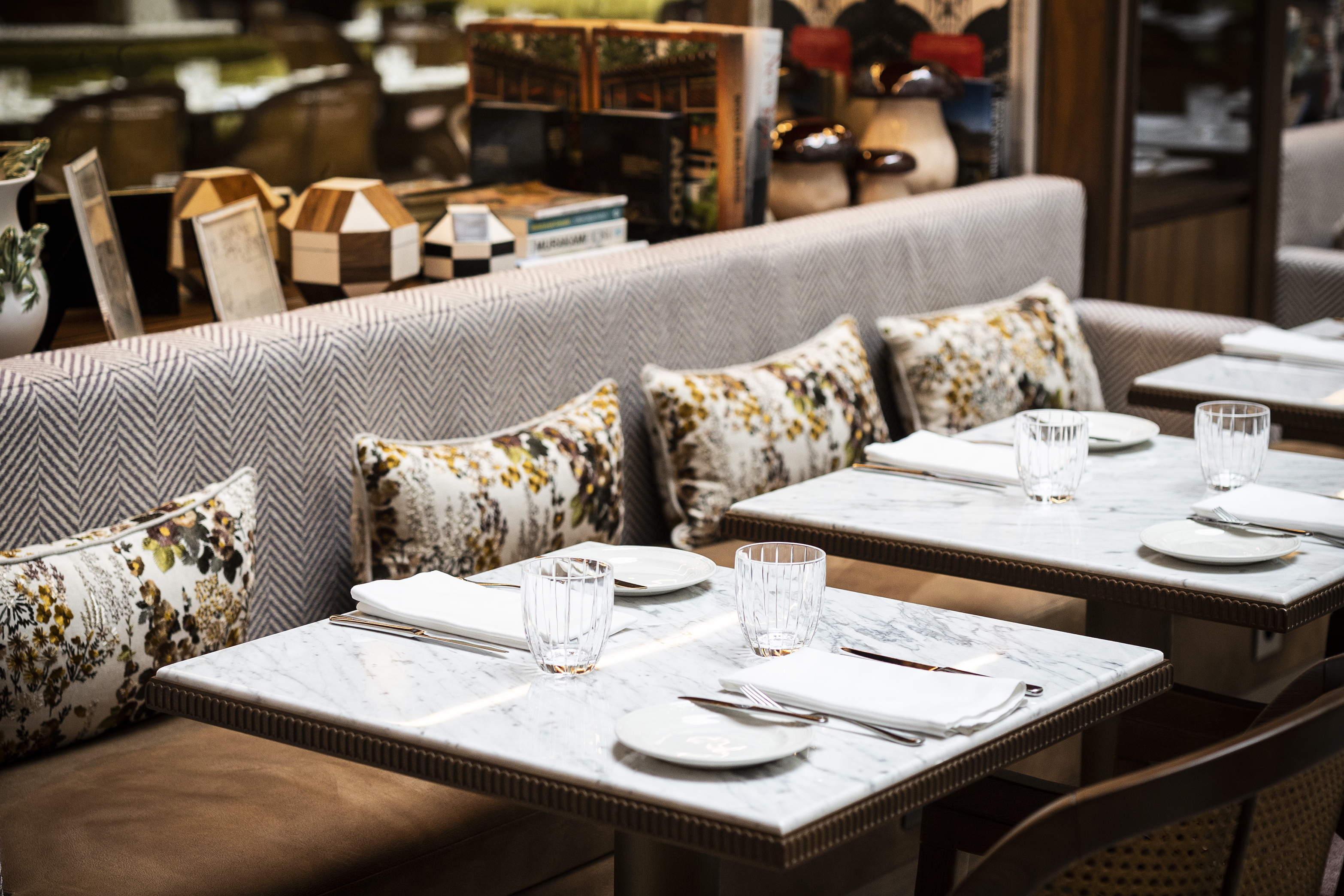 Este restaurante num palácio propõe serões com fado, vinho e receitas portuguesas reinventadas