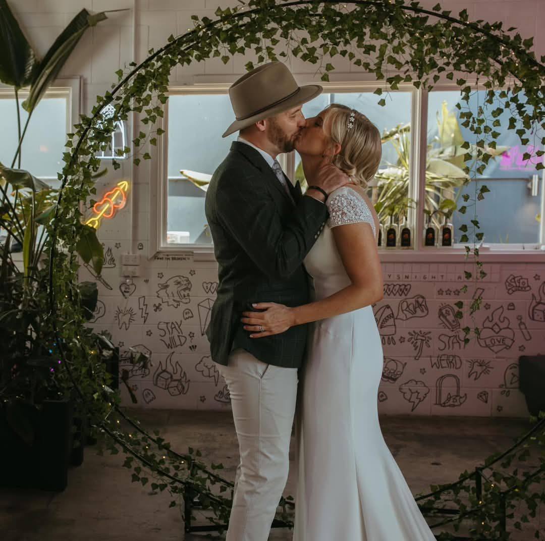 Recém-casado morre afogado durante lua de mel em Bali. “Um anjo no céu”