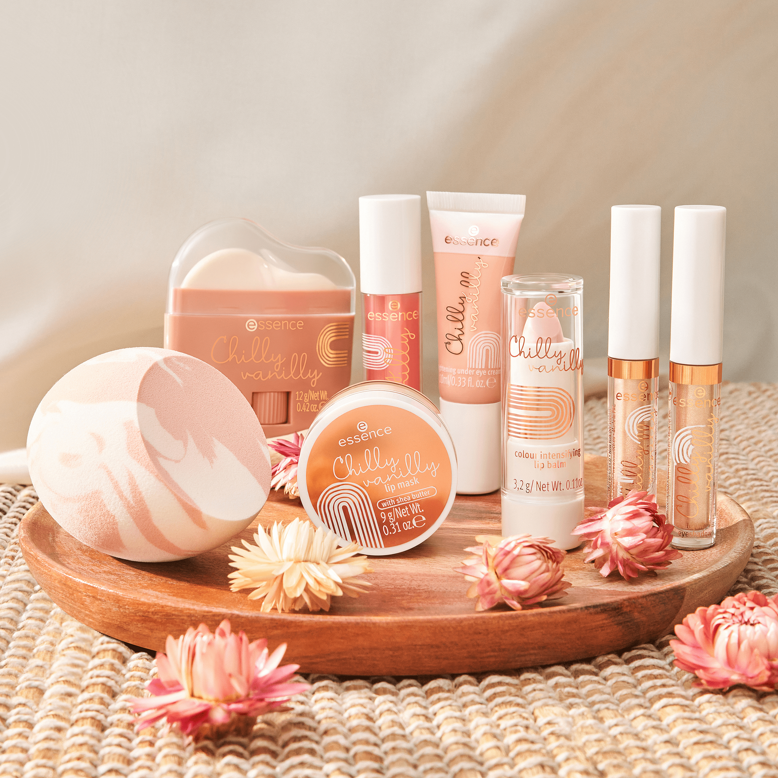 Brilhante e a cheirar a baunilha. A nova coleção da Essence é a aliada perfeita para a pele neste Inverno