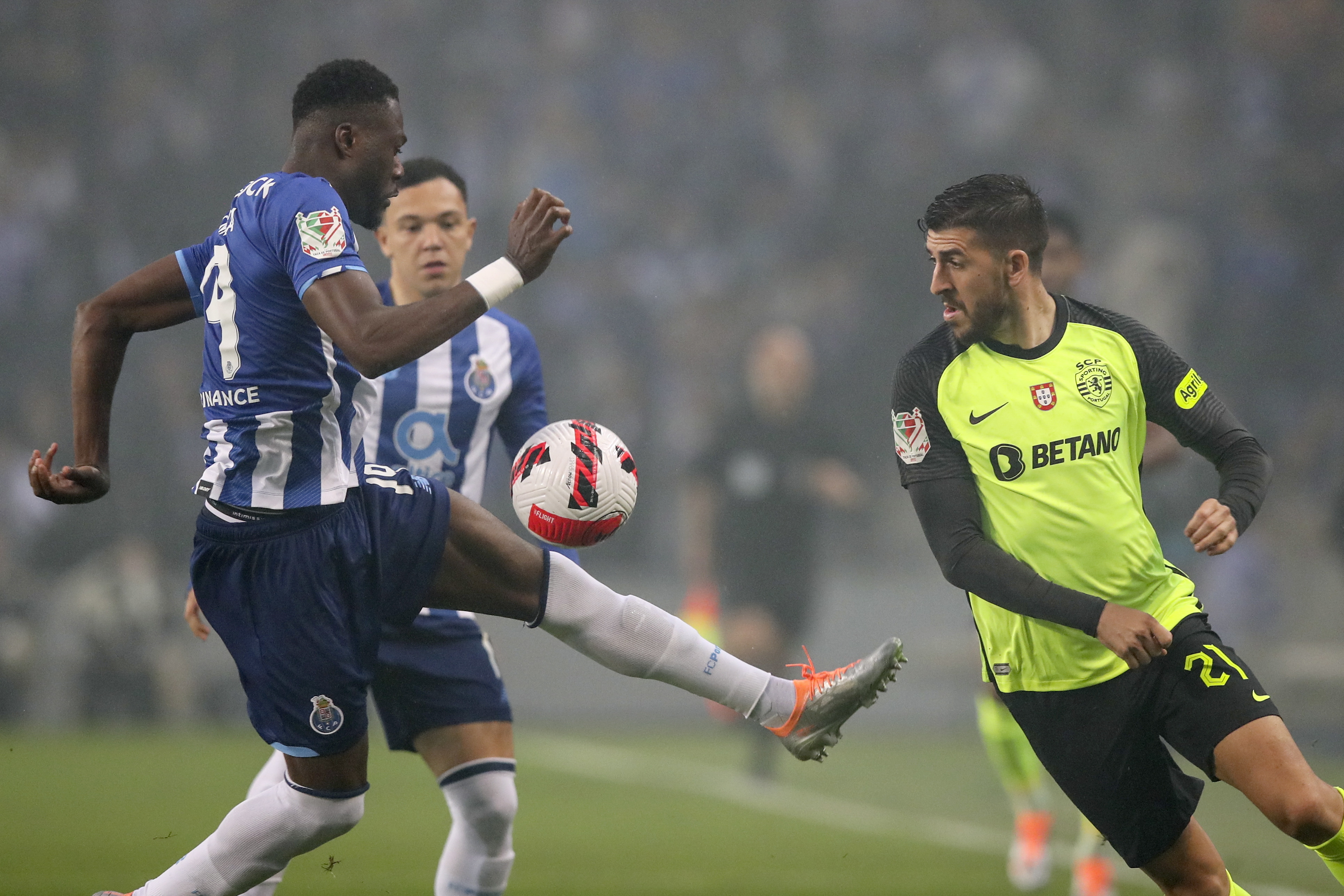 Sporting só venceu um dos últimos 13 jogos contra o FC Porto. Dragões  reforçaram liderança no histórico - Taça de Portugal - SAPO Desporto